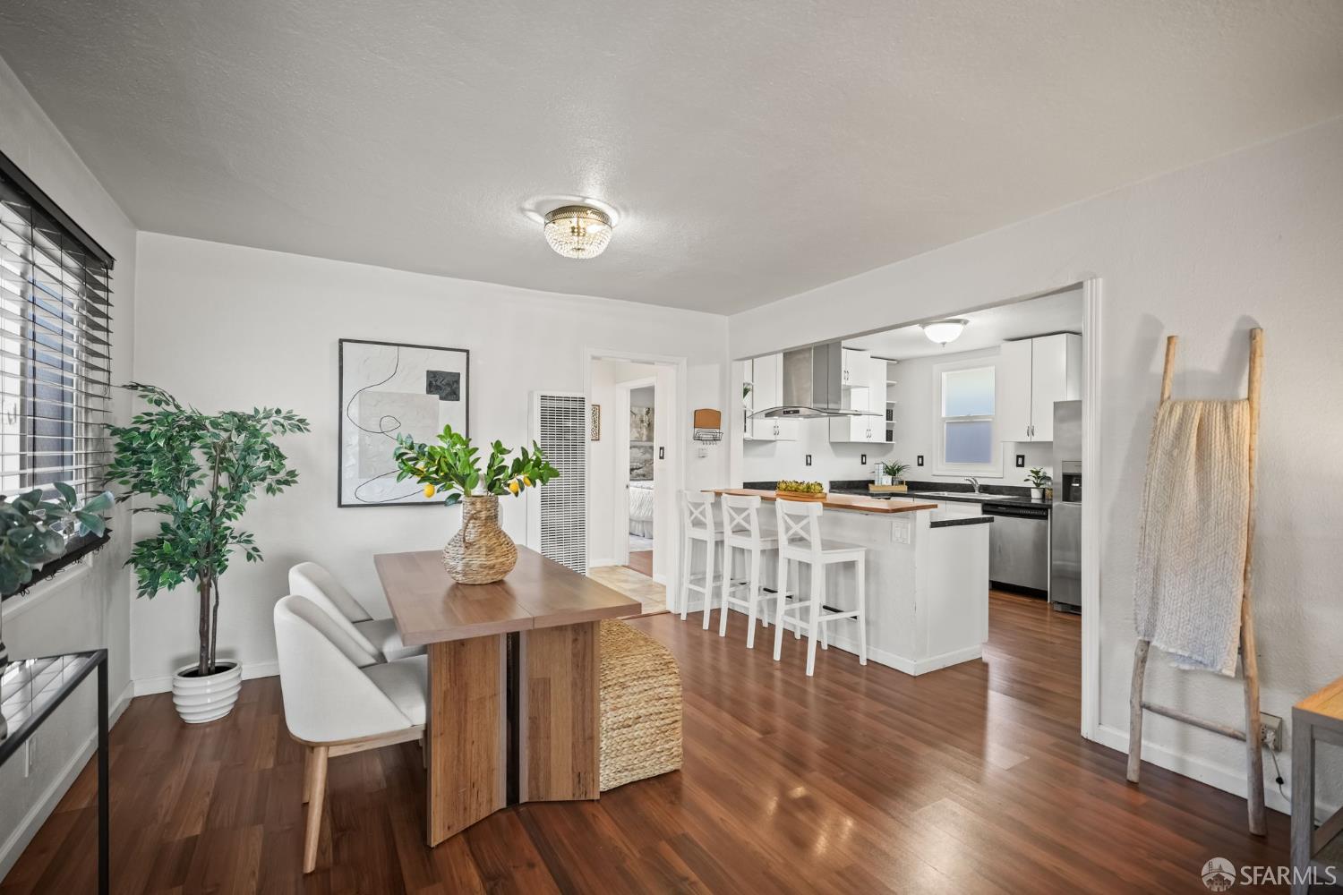 Detail Gallery Image 10 of 41 For 1309 105th Ave, Oakland,  CA 94603 - 3 Beds | 1 Baths