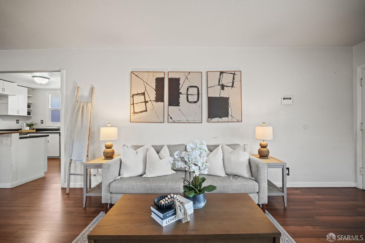 Detail Gallery Image 9 of 41 For 1309 105th Ave, Oakland,  CA 94603 - 3 Beds | 1 Baths