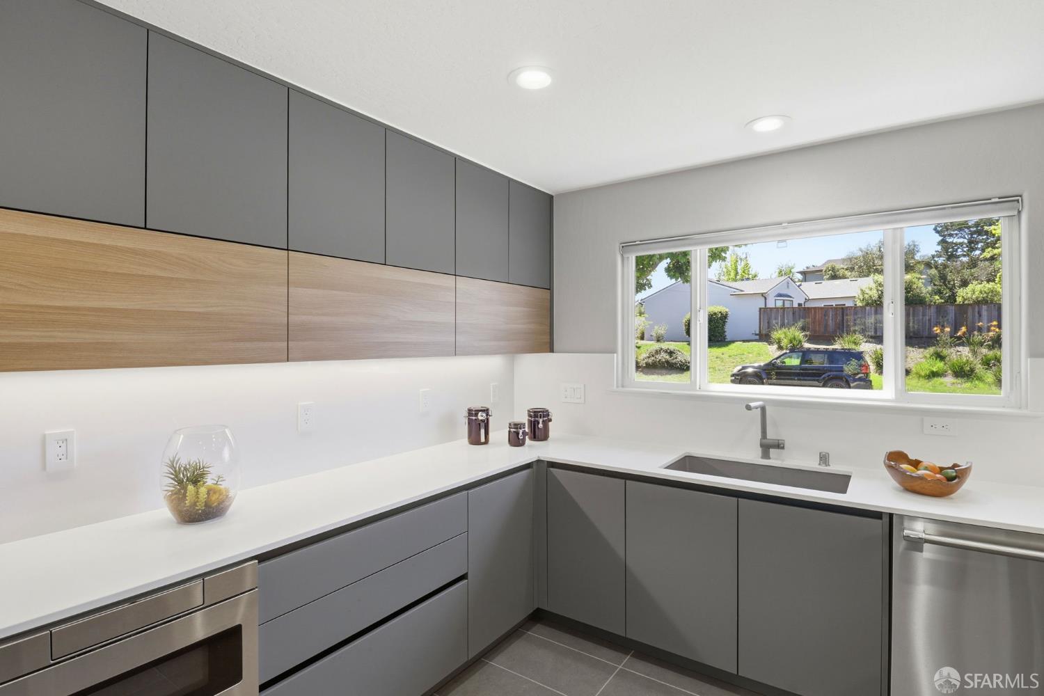 Detail Gallery Image 15 of 56 For 2117 Queens Ln, San Mateo,  CA 94402 - 4 Beds | 2 Baths