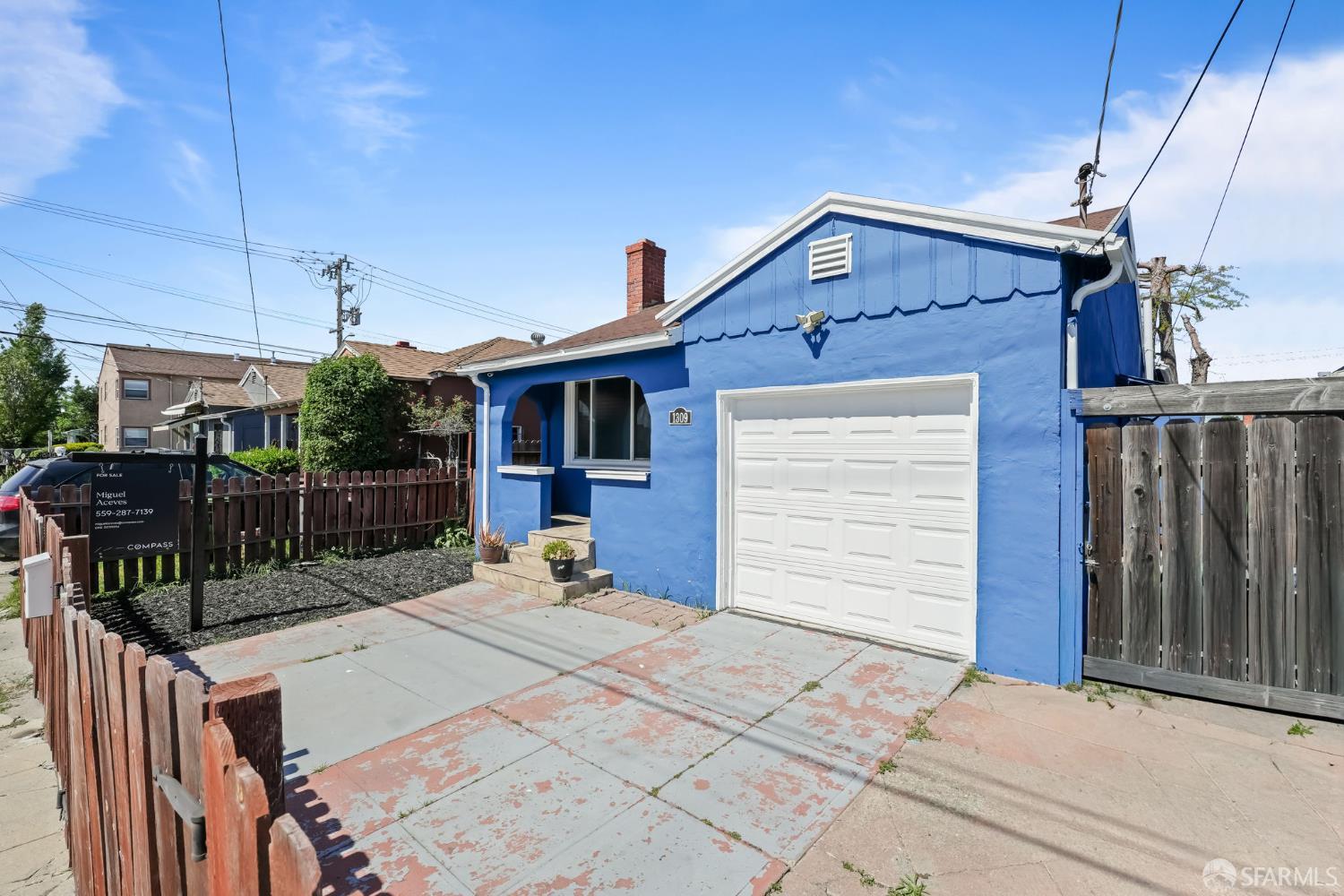 Detail Gallery Image 5 of 41 For 1309 105th Ave, Oakland,  CA 94603 - 3 Beds | 1 Baths