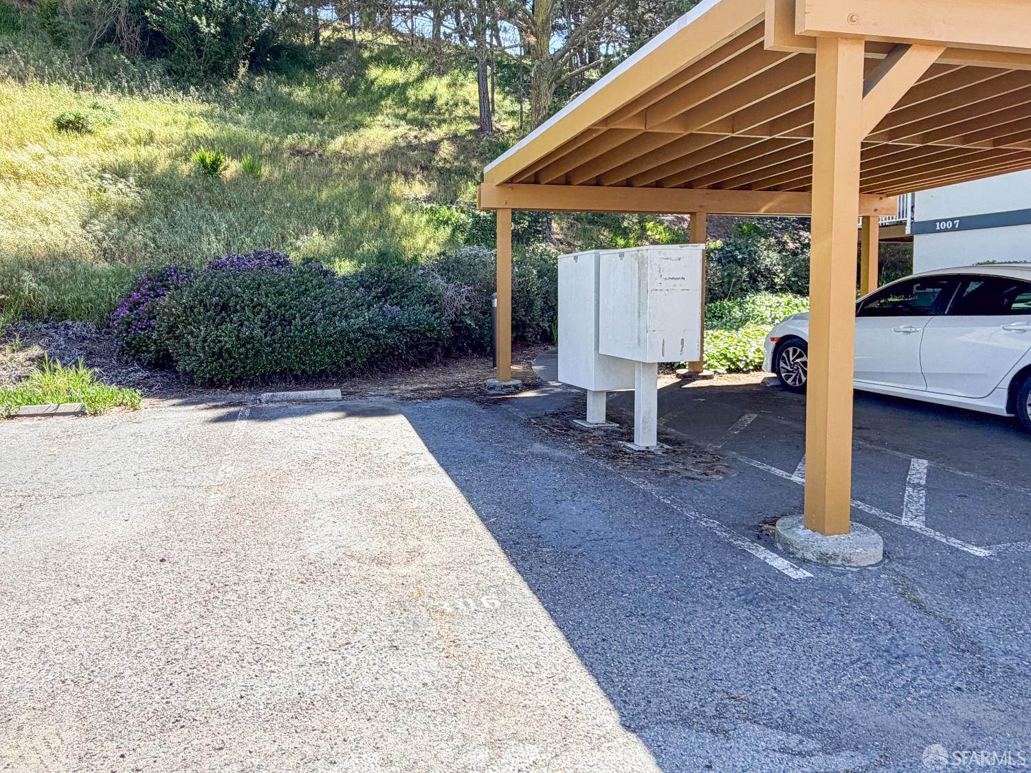 Photo #3: 426119464 Listing: Photo #3