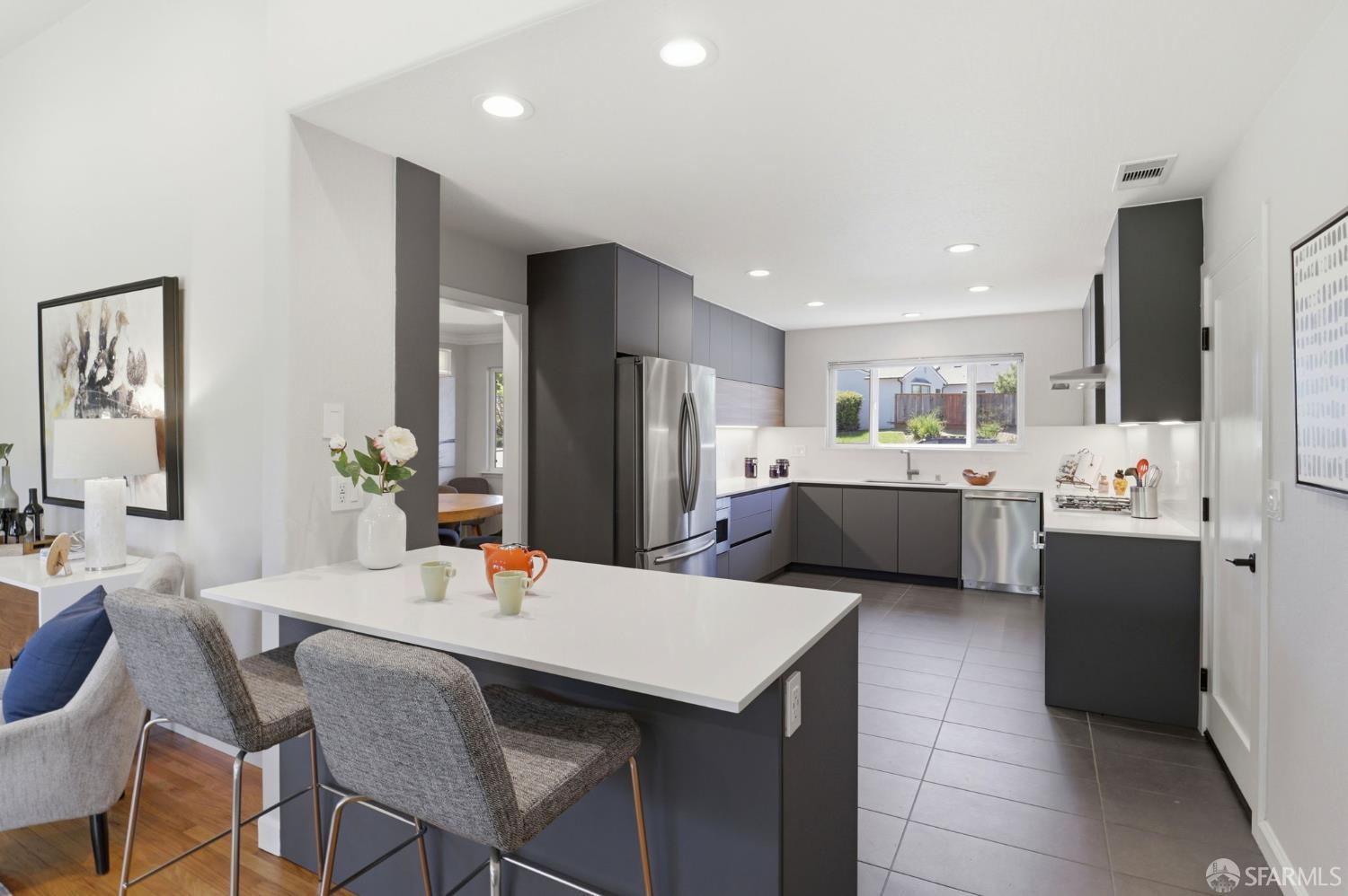 Detail Gallery Image 12 of 56 For 2117 Queens Ln, San Mateo,  CA 94402 - 4 Beds | 2 Baths