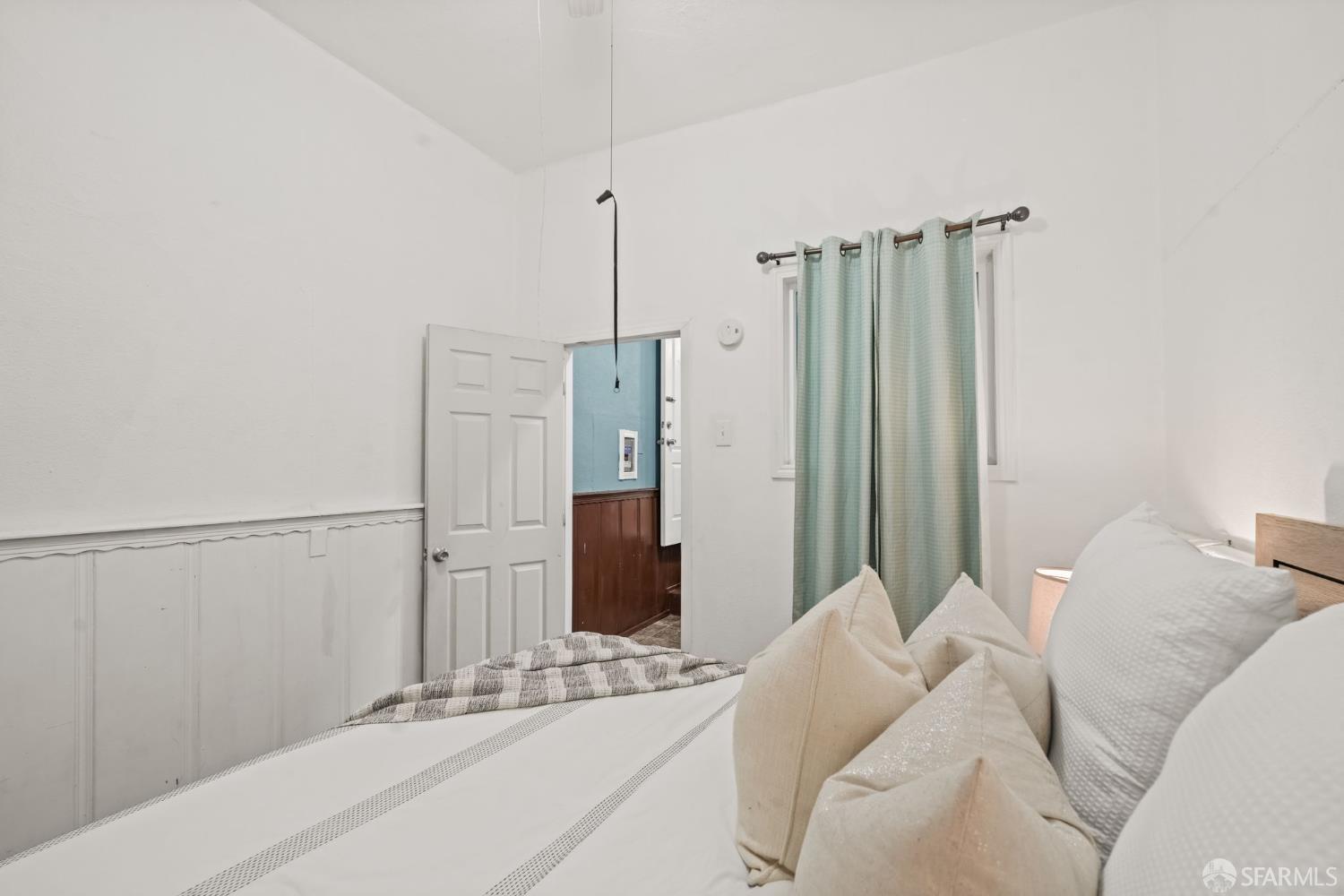 Detail Gallery Image 26 of 41 For 1309 105th Ave, Oakland,  CA 94603 - 3 Beds | 1 Baths