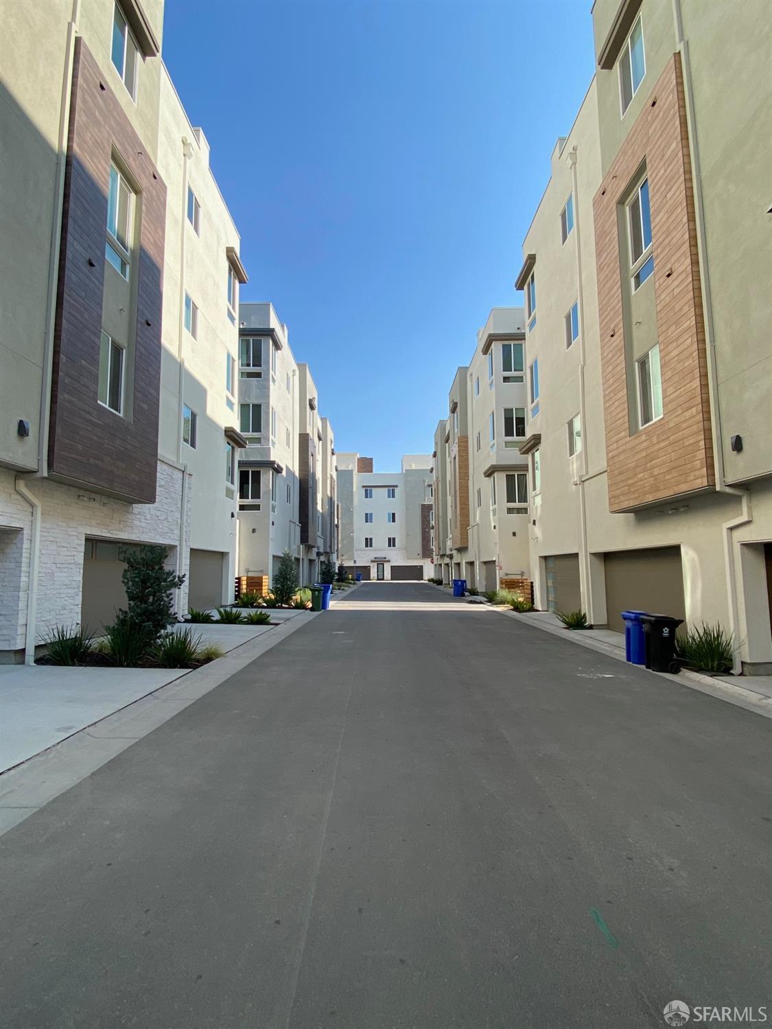 Detail Gallery Image 22 of 44 For 45250 Volt Ter #402,  Fremont,  CA 94539 - 3 Beds | 2/1 Baths