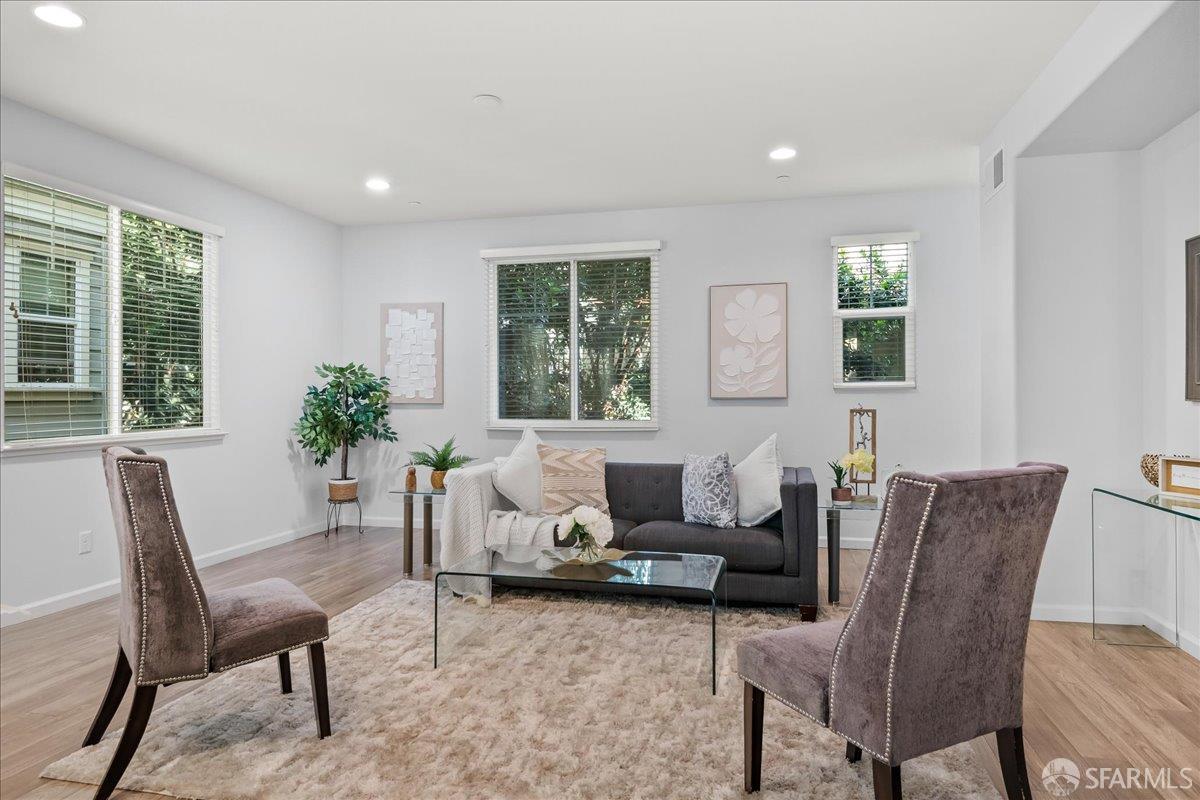 Detail Gallery Image 3 of 25 For 79 Middleton Pl, Hayward,  CA 94544 - 4 Beds | 3/1 Baths