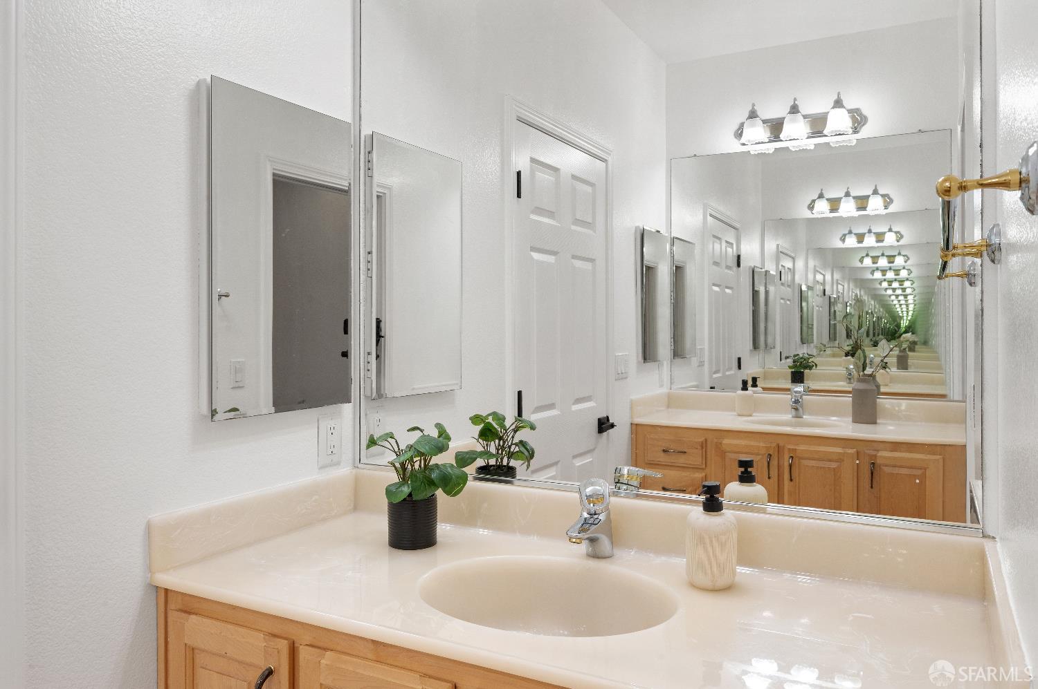 Detail Gallery Image 47 of 63 For 310 Goodwin Dr, San Bruno,  CA 94066 - 3 Beds | 2/1 Baths