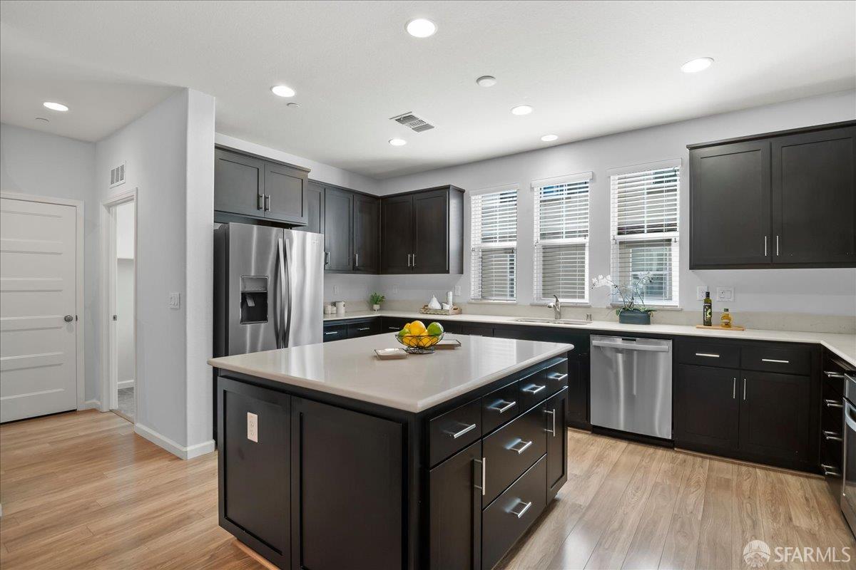 Detail Gallery Image 5 of 25 For 79 Middleton Pl, Hayward,  CA 94544 - 4 Beds | 3/1 Baths