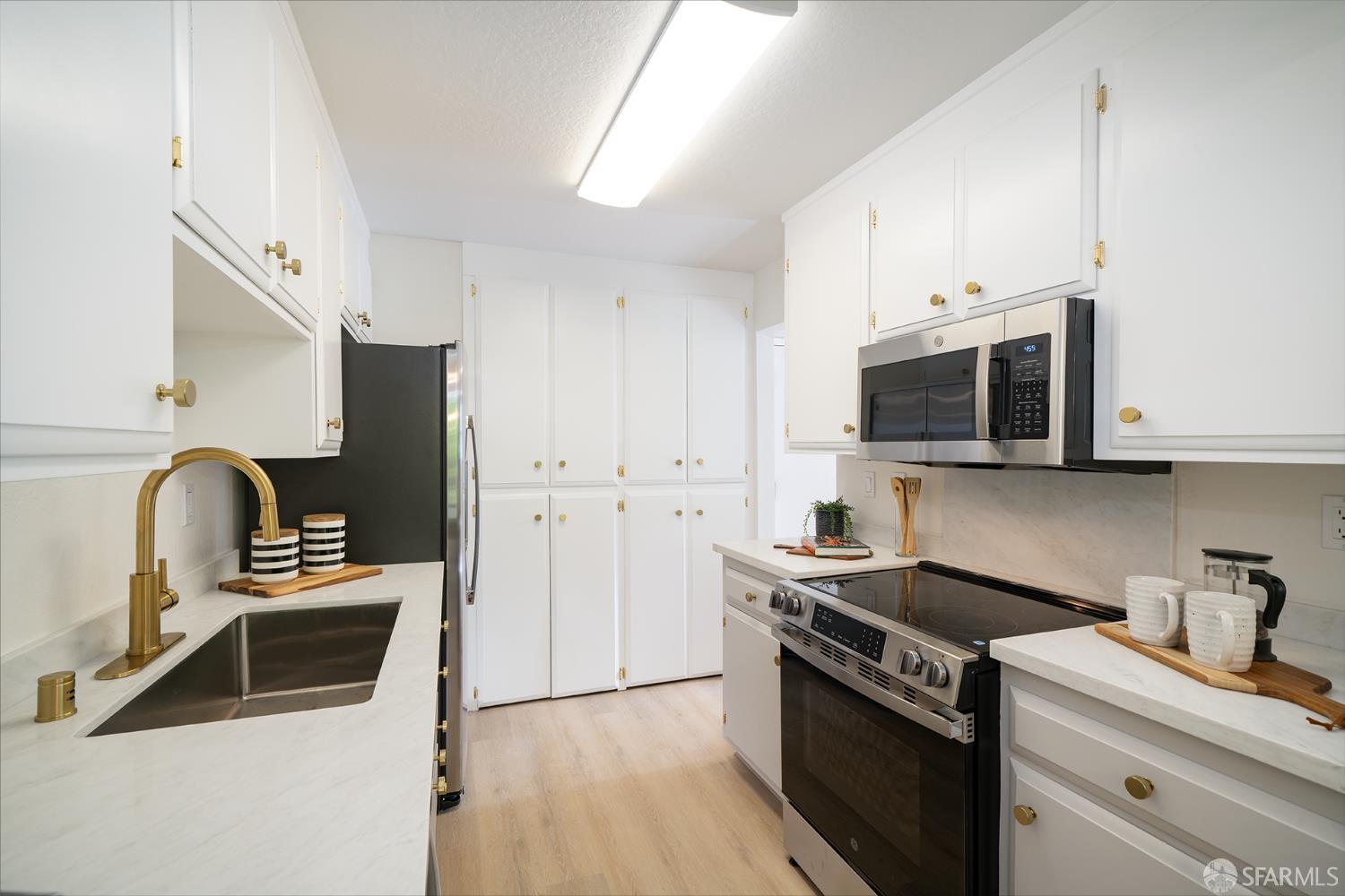 Detail Gallery Image 8 of 25 For 270 Sybil Ave, San Leandro,  CA 94577 - 3 Beds | 2/1 Baths