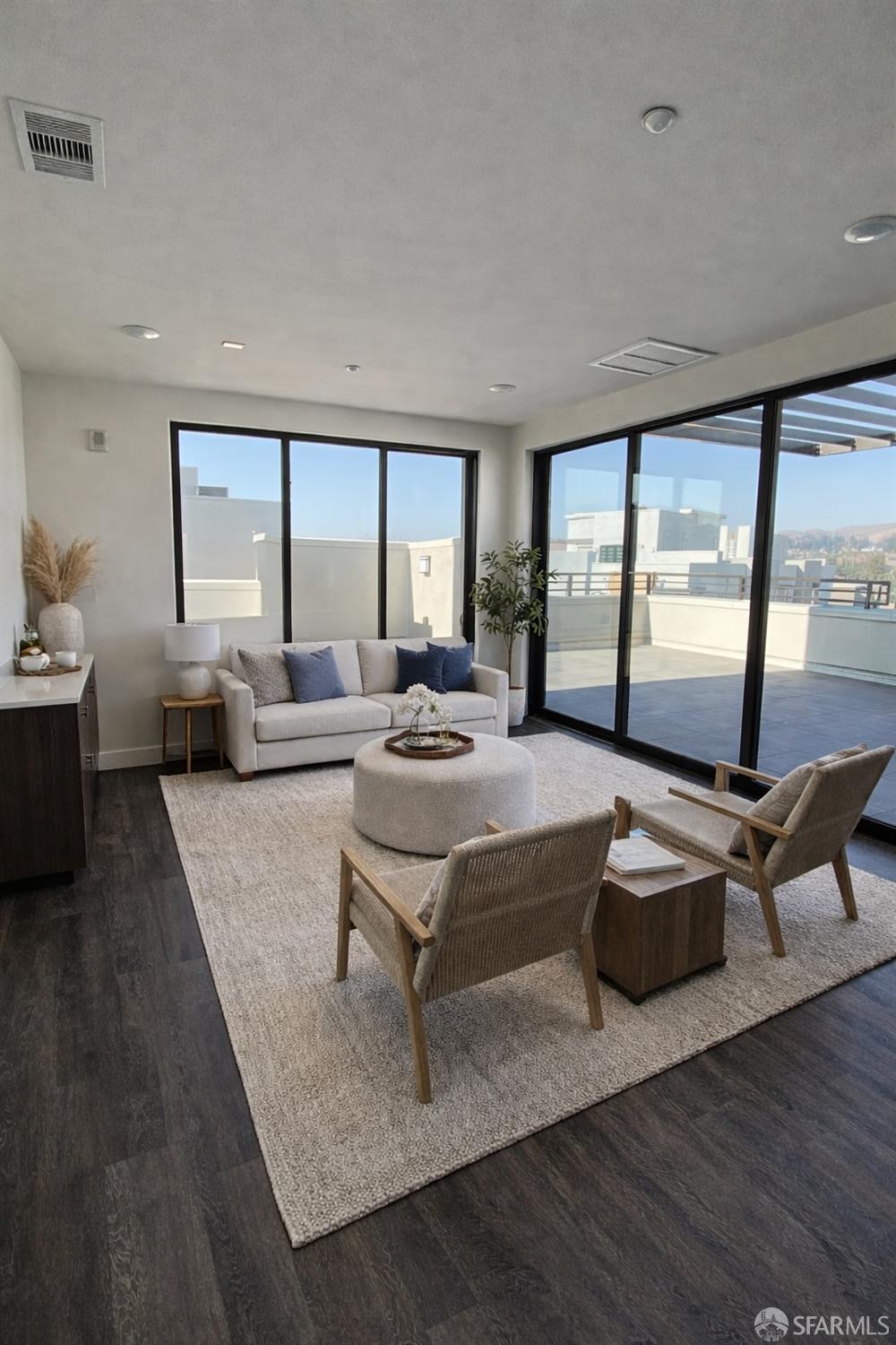 Detail Gallery Image 17 of 44 For 45250 Volt Ter #402,  Fremont,  CA 94539 - 3 Beds | 2/1 Baths