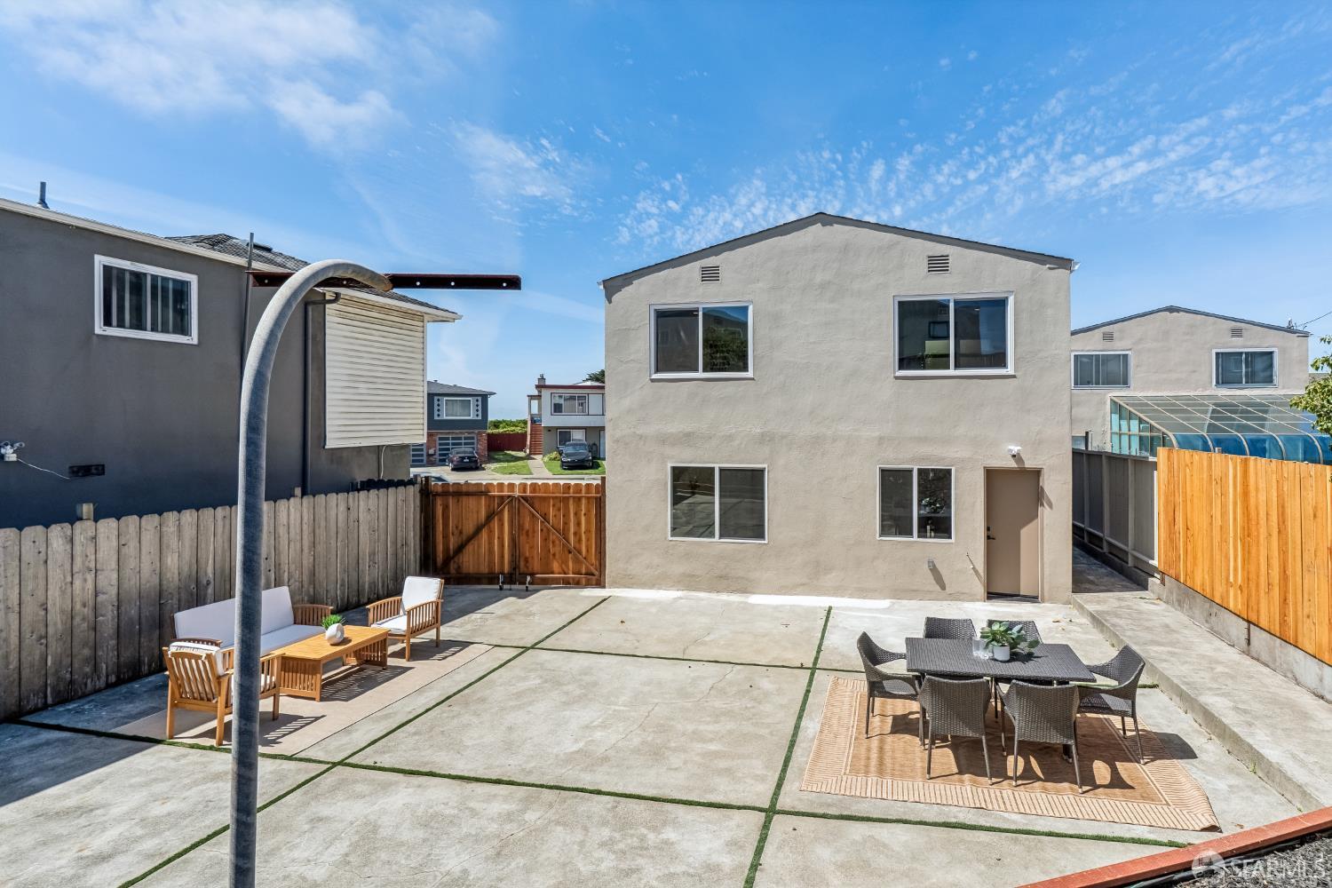 Detail Gallery Image 41 of 45 For 9 Seabreeze Ct, Pacifica,  CA 94044 - 4 Beds | 4 Baths