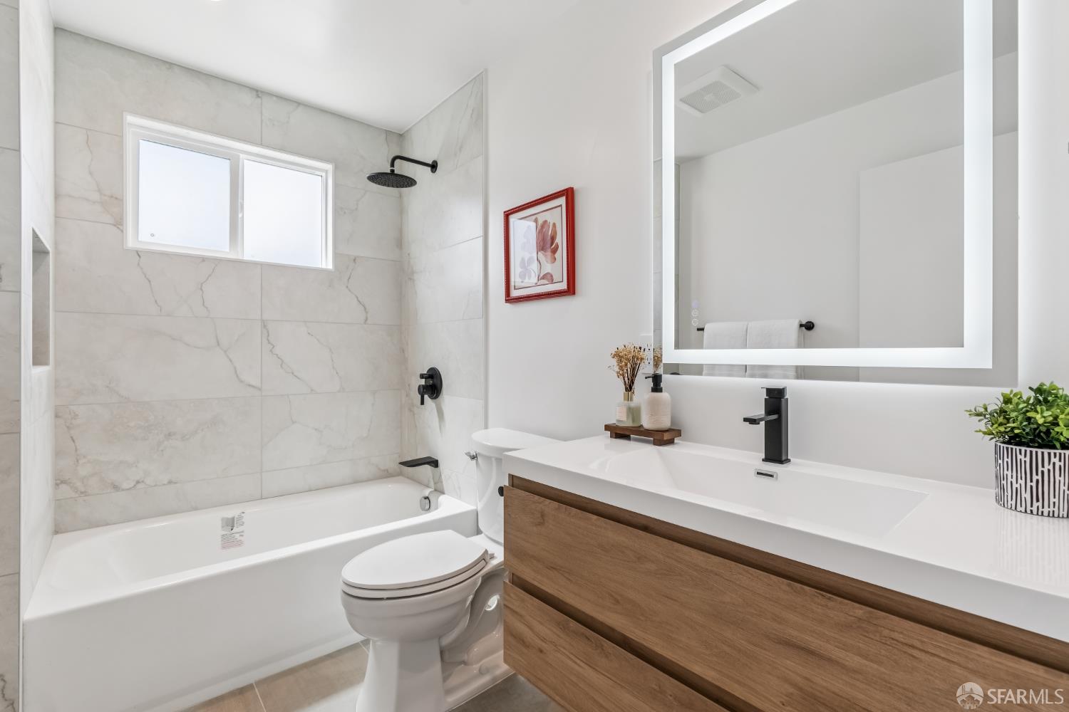 Detail Gallery Image 25 of 45 For 9 Seabreeze Ct, Pacifica,  CA 94044 - 4 Beds | 4 Baths