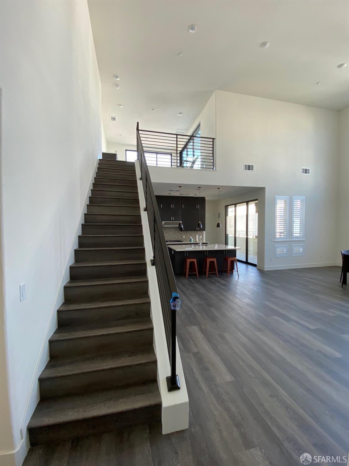 Detail Gallery Image 33 of 44 For 45250 Volt Ter #402,  Fremont,  CA 94539 - 3 Beds | 2/1 Baths