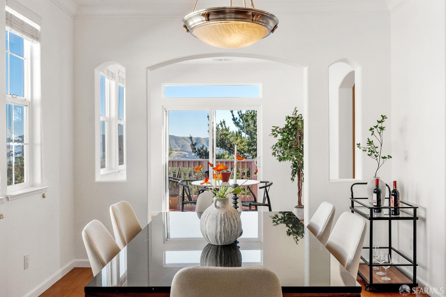 Detail Gallery Image 8 of 63 For 310 Goodwin Dr, San Bruno,  CA 94066 - 3 Beds | 2/1 Baths