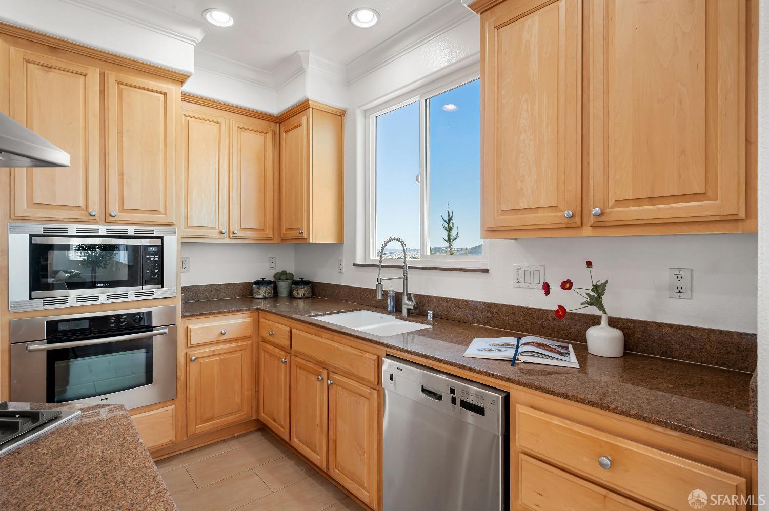 Detail Gallery Image 16 of 63 For 310 Goodwin Dr, San Bruno,  CA 94066 - 3 Beds | 2/1 Baths