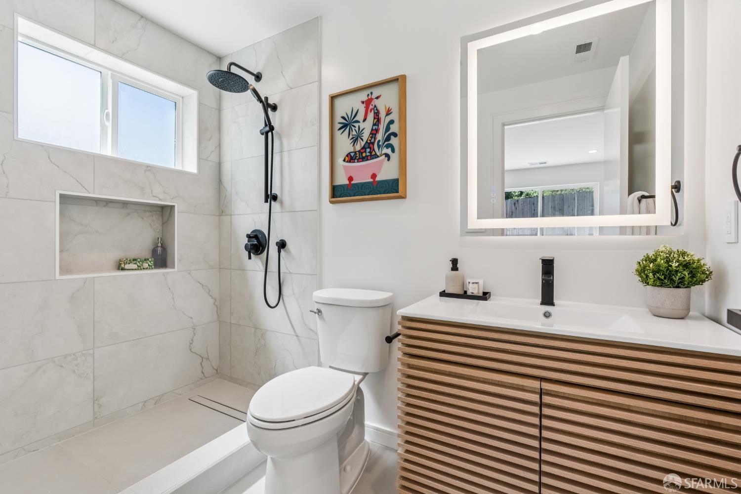 Detail Gallery Image 32 of 45 For 9 Seabreeze Ct, Pacifica,  CA 94044 - 4 Beds | 4 Baths