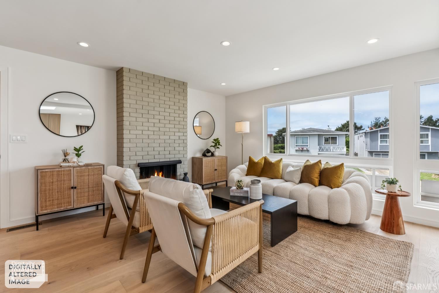 Detail Gallery Image 5 of 45 For 9 Seabreeze Ct, Pacifica,  CA 94044 - 4 Beds | 4 Baths