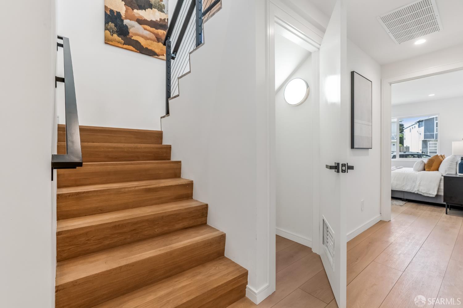 Detail Gallery Image 37 of 45 For 9 Seabreeze Ct, Pacifica,  CA 94044 - 4 Beds | 4 Baths