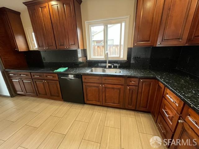 Detail Gallery Image 5 of 10 For 300 S Ashton Ave, Millbrae,  CA 94030 - 3 Beds | 2 Baths