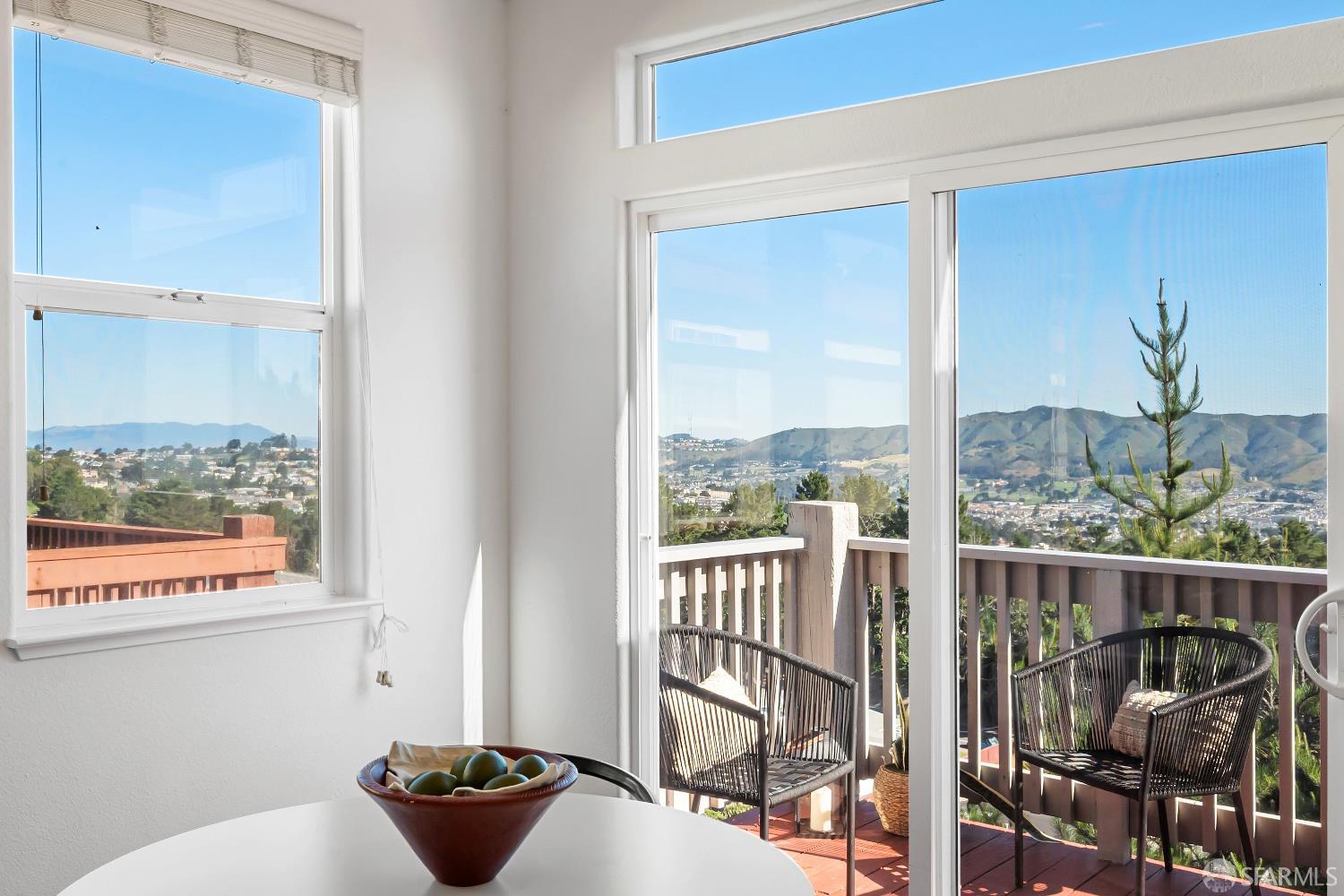 Detail Gallery Image 12 of 63 For 310 Goodwin Dr, San Bruno,  CA 94066 - 3 Beds | 2/1 Baths