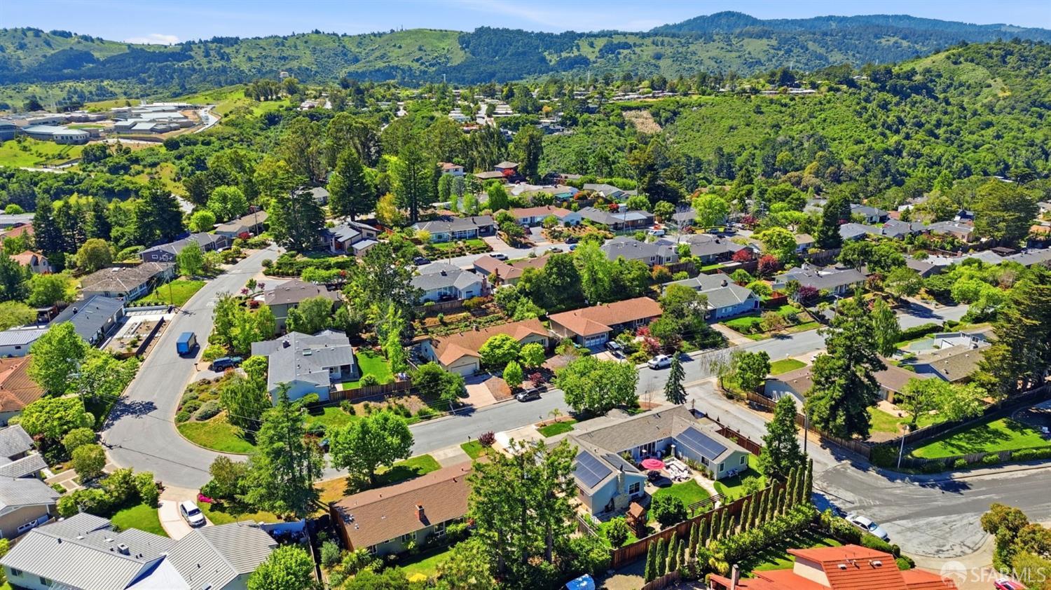 Detail Gallery Image 50 of 56 For 2117 Queens Ln, San Mateo,  CA 94402 - 4 Beds | 2 Baths