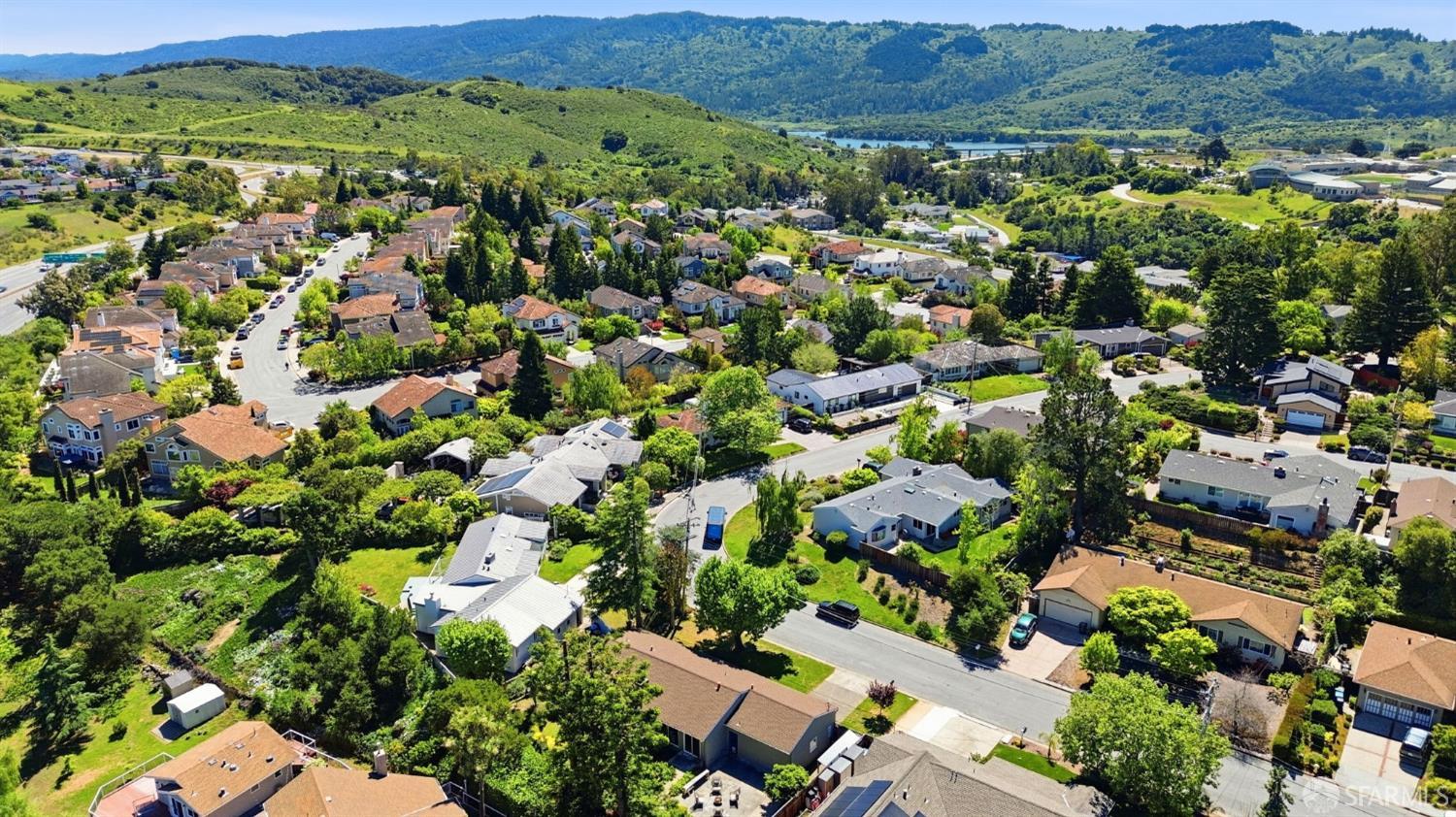 Detail Gallery Image 48 of 56 For 2117 Queens Ln, San Mateo,  CA 94402 - 4 Beds | 2 Baths