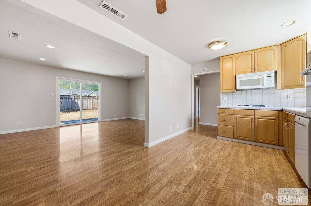 Detail Gallery Image 12 of 48 For 5167 Amelia Dr, San Jose,  CA 95118 - 3 Beds | 2 Baths