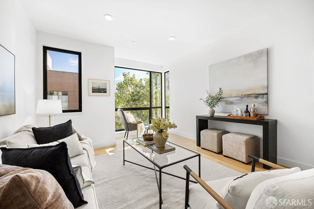 Detail Gallery Image 4 of 33 For 3620 Cesar Chavez St #303,  San Francisco,  CA 94110 - 2 Beds | 2 Baths