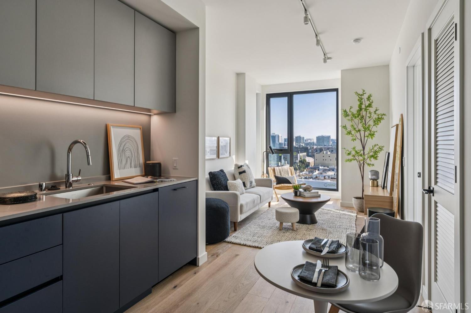 988 Harrison Street Unit: JR5