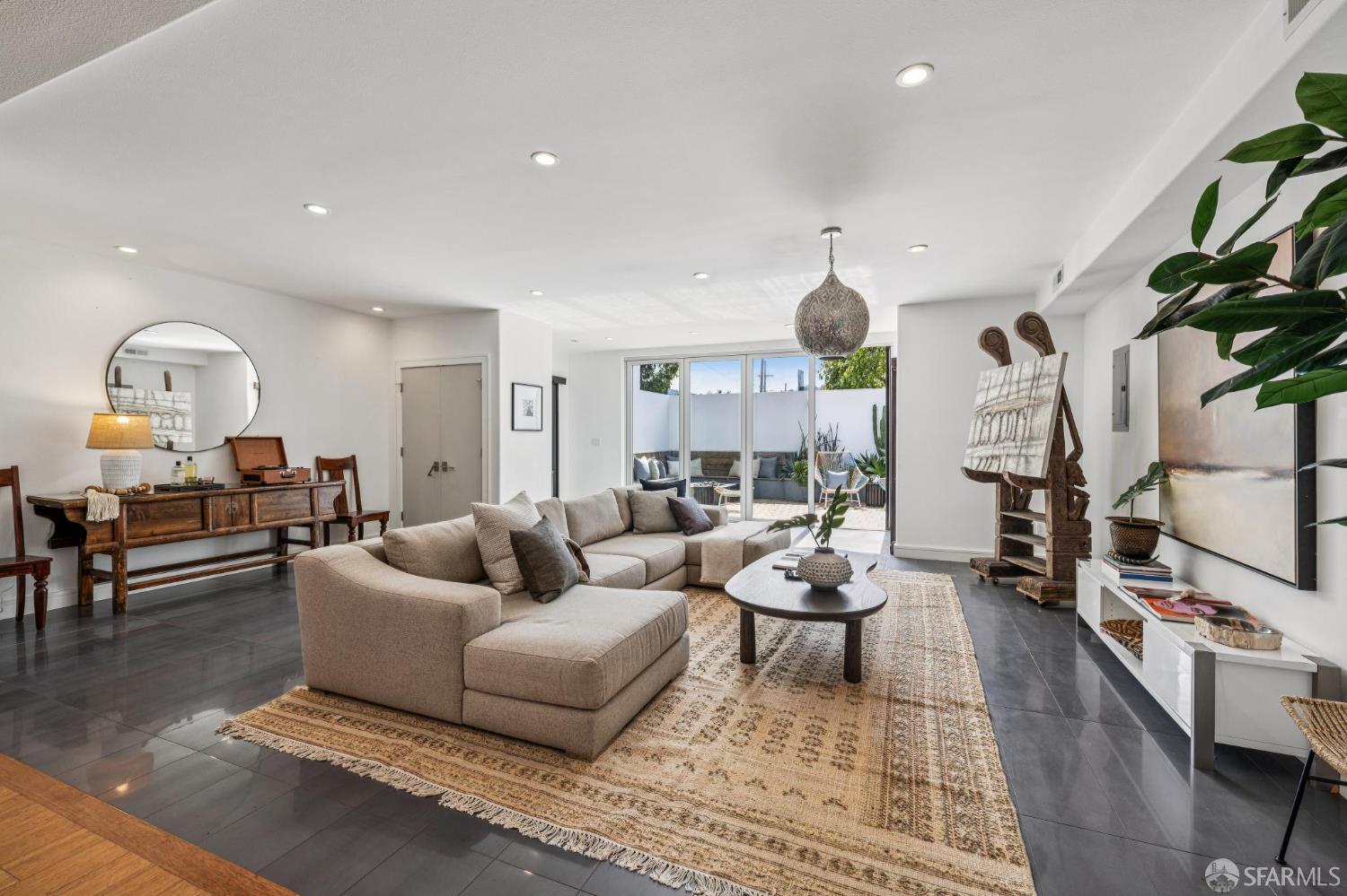 1450 Hawes, San Francisco, CA, 94124