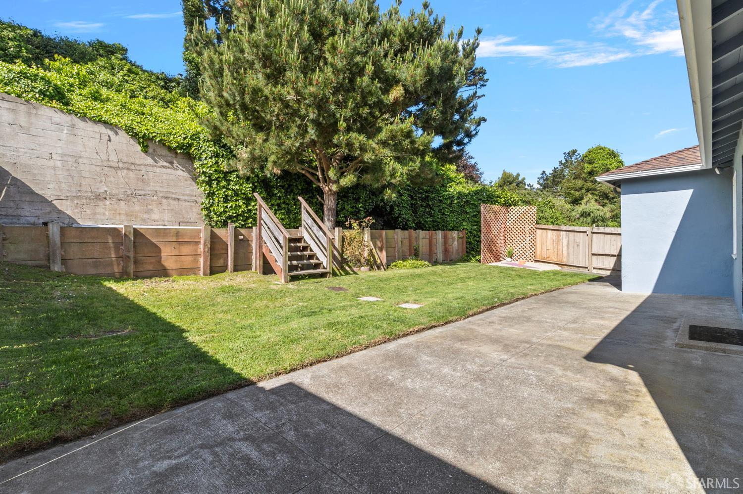 Detail Gallery Image 22 of 26 For 819 Thornhill Dr, Daly City,  CA 94015 - 3 Beds | 1/1 Baths