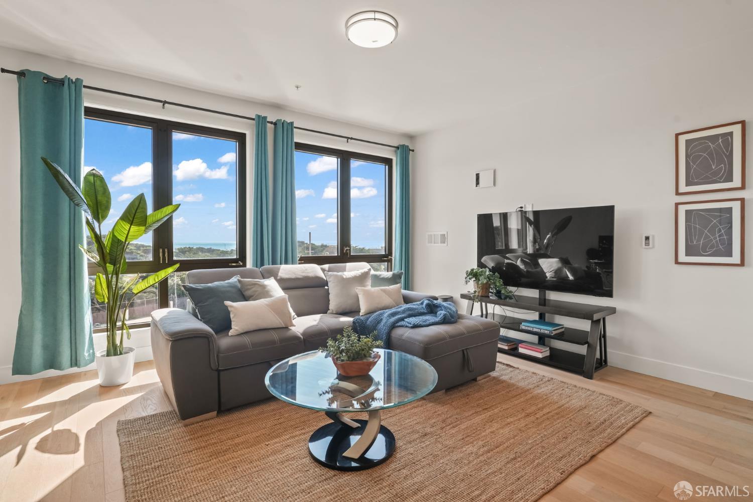 Browse active condo listings in OUTER PARKSIDE