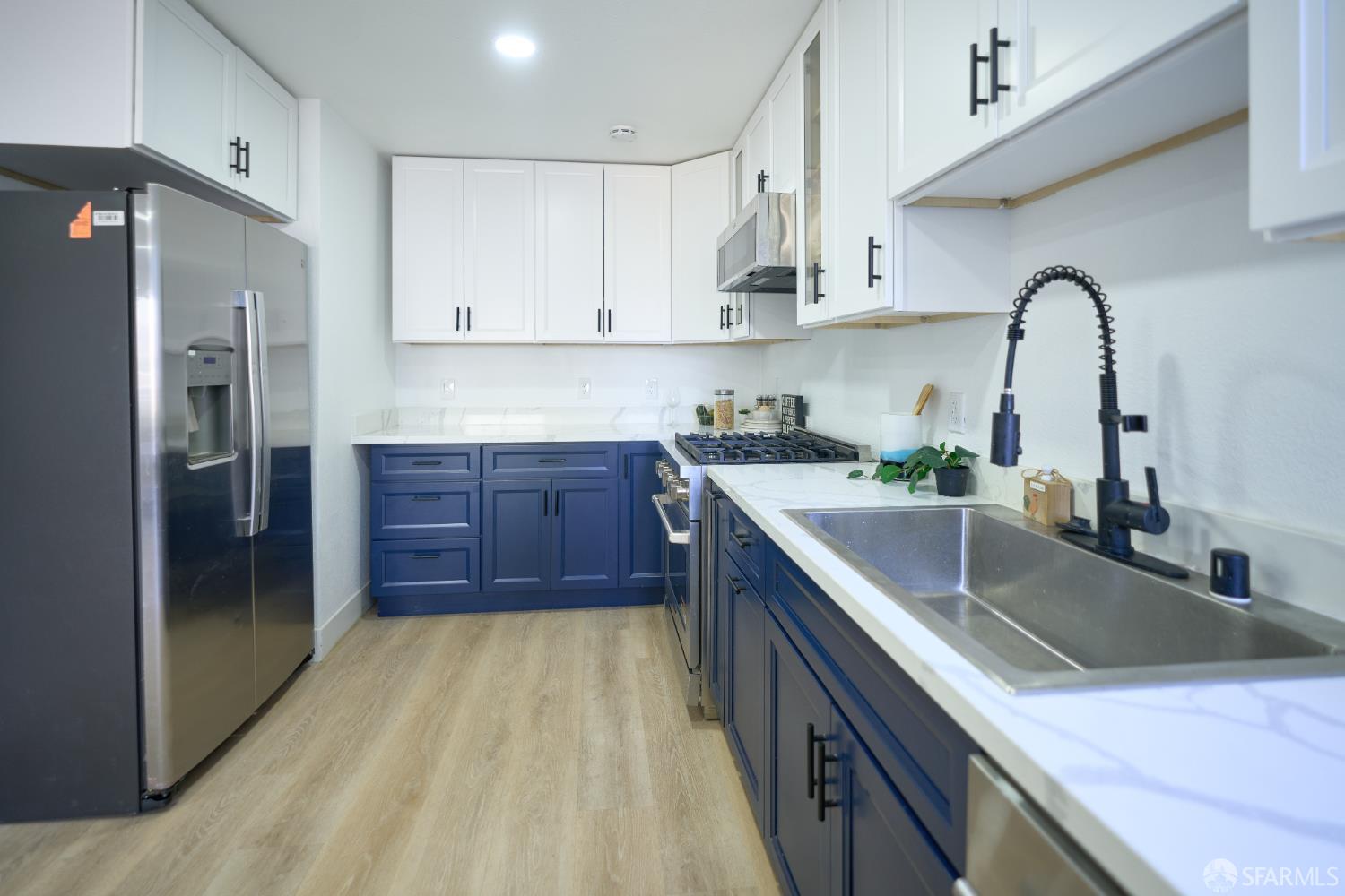 Detail Gallery Image 9 of 28 For 1270 South Van Ness Ave a,  San Francisco,  CA 94110 - 3 Beds | 1 Baths