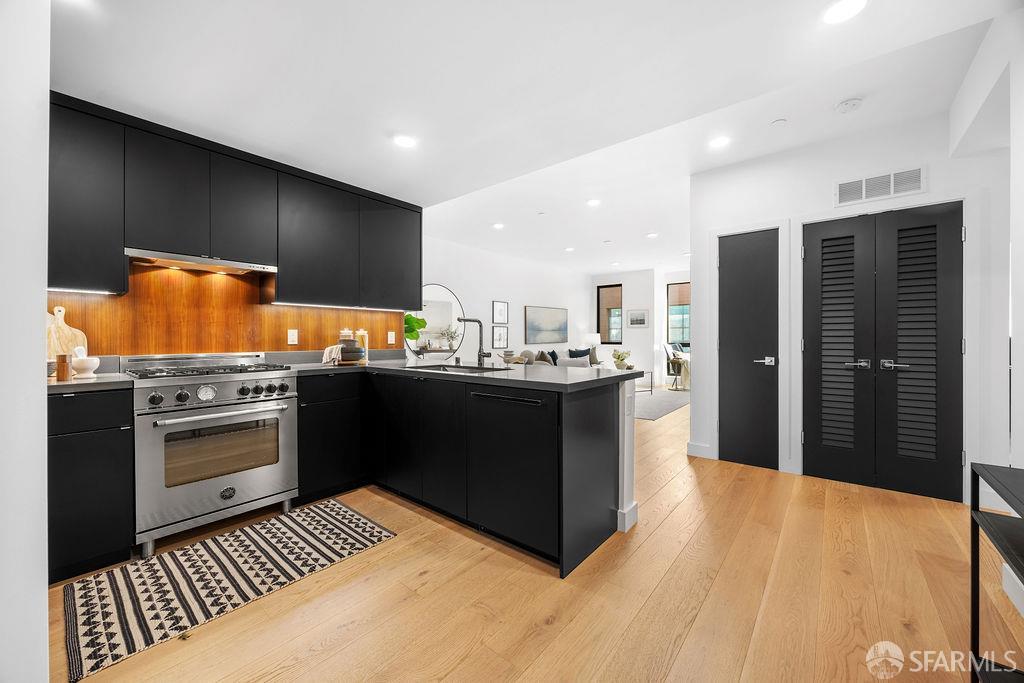 Detail Gallery Image 16 of 33 For 3620 Cesar Chavez St #303,  San Francisco,  CA 94110 - 2 Beds | 2 Baths