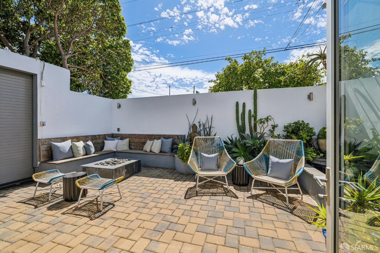 1450 Hawes, San Francisco, CA, 94124