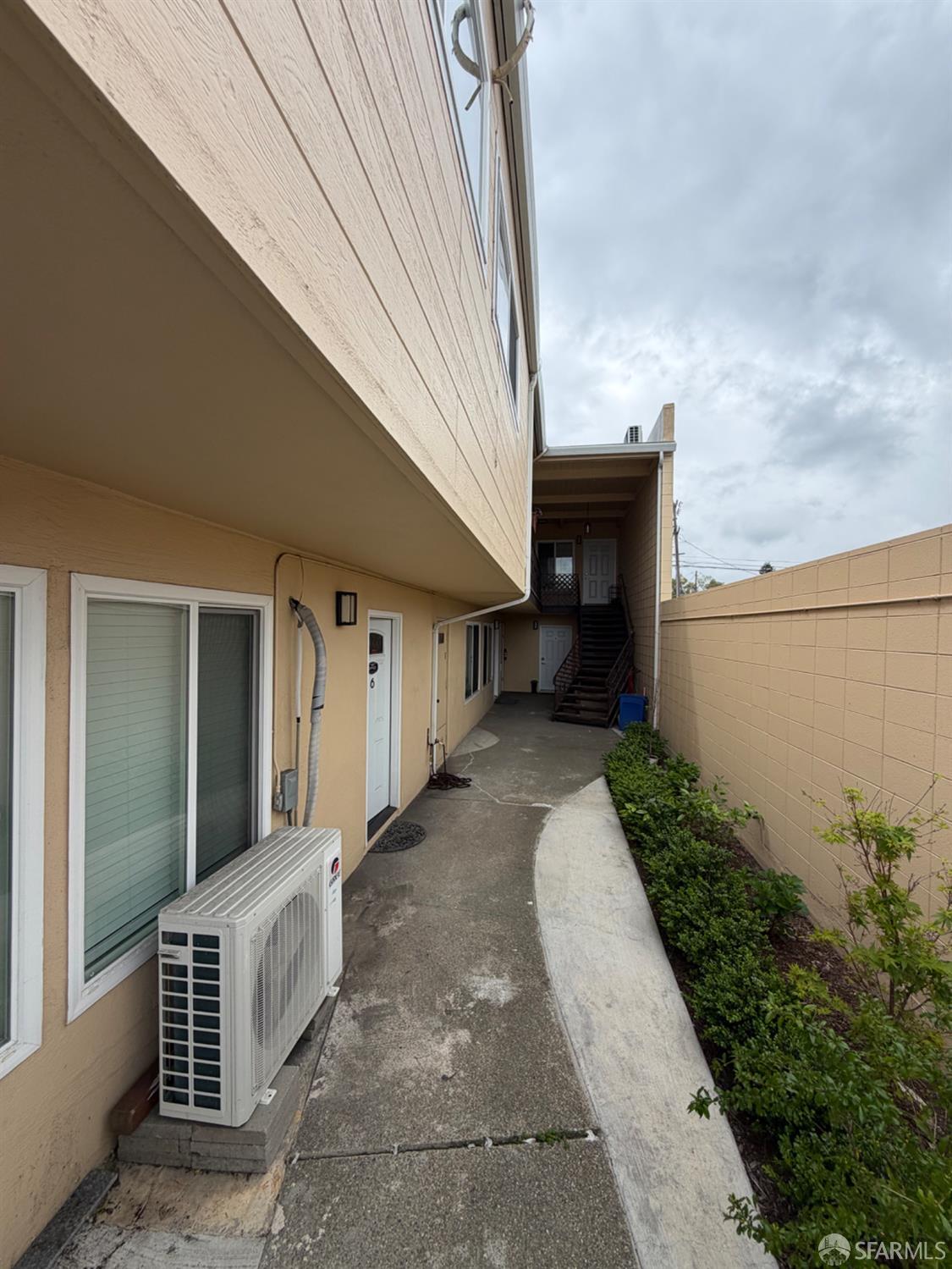 Detail Gallery Image 2 of 3 For 1124 El Camino Real, San Carlos,  CA 94070 - – Beds | – Baths