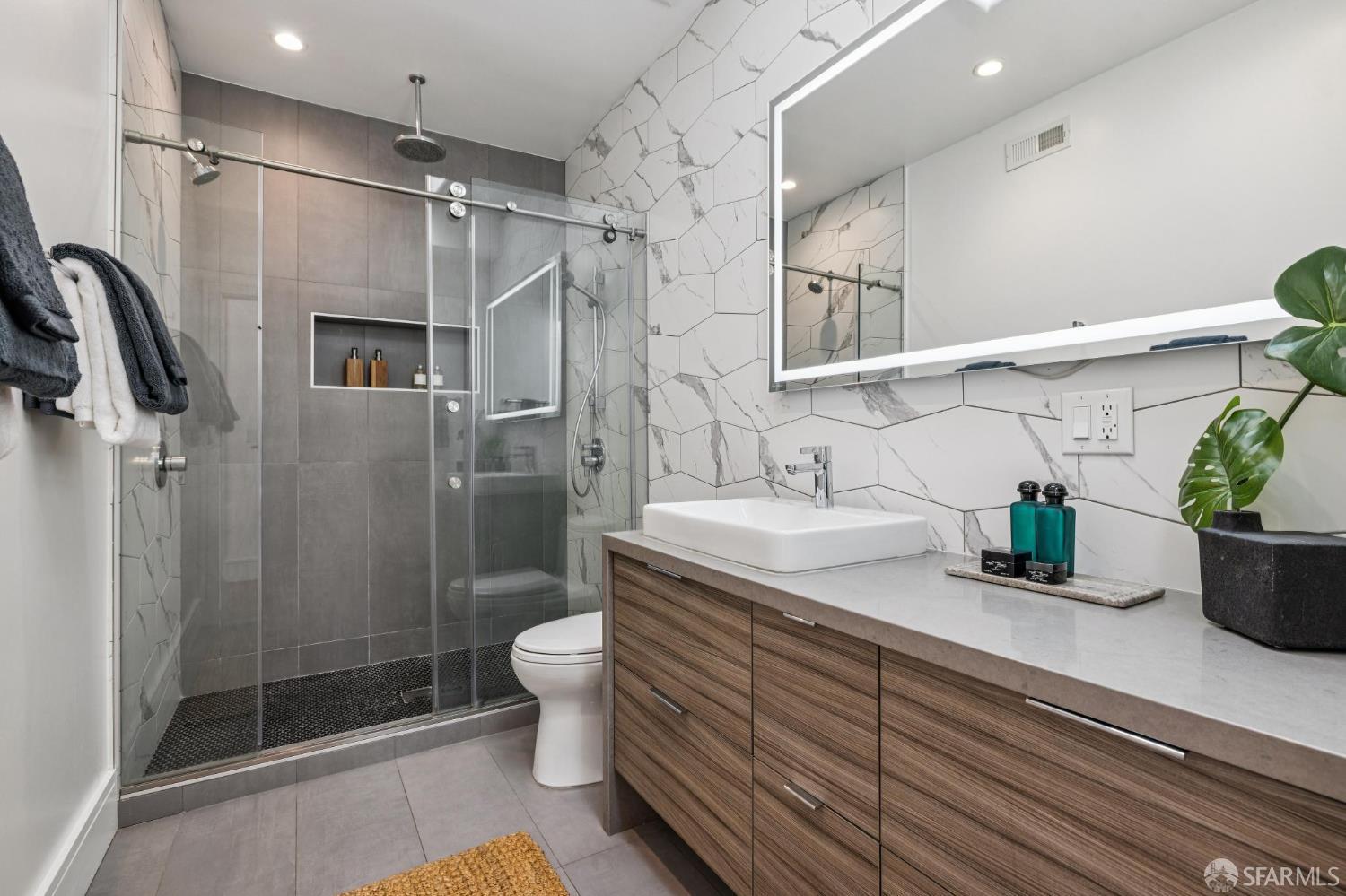 1450 Hawes, San Francisco, CA, 94124