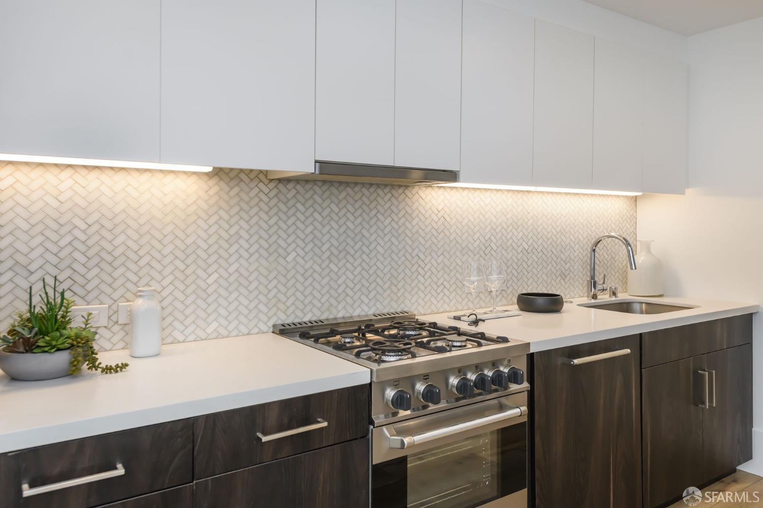 Photo #8: 426109655 Listing: Photo #8