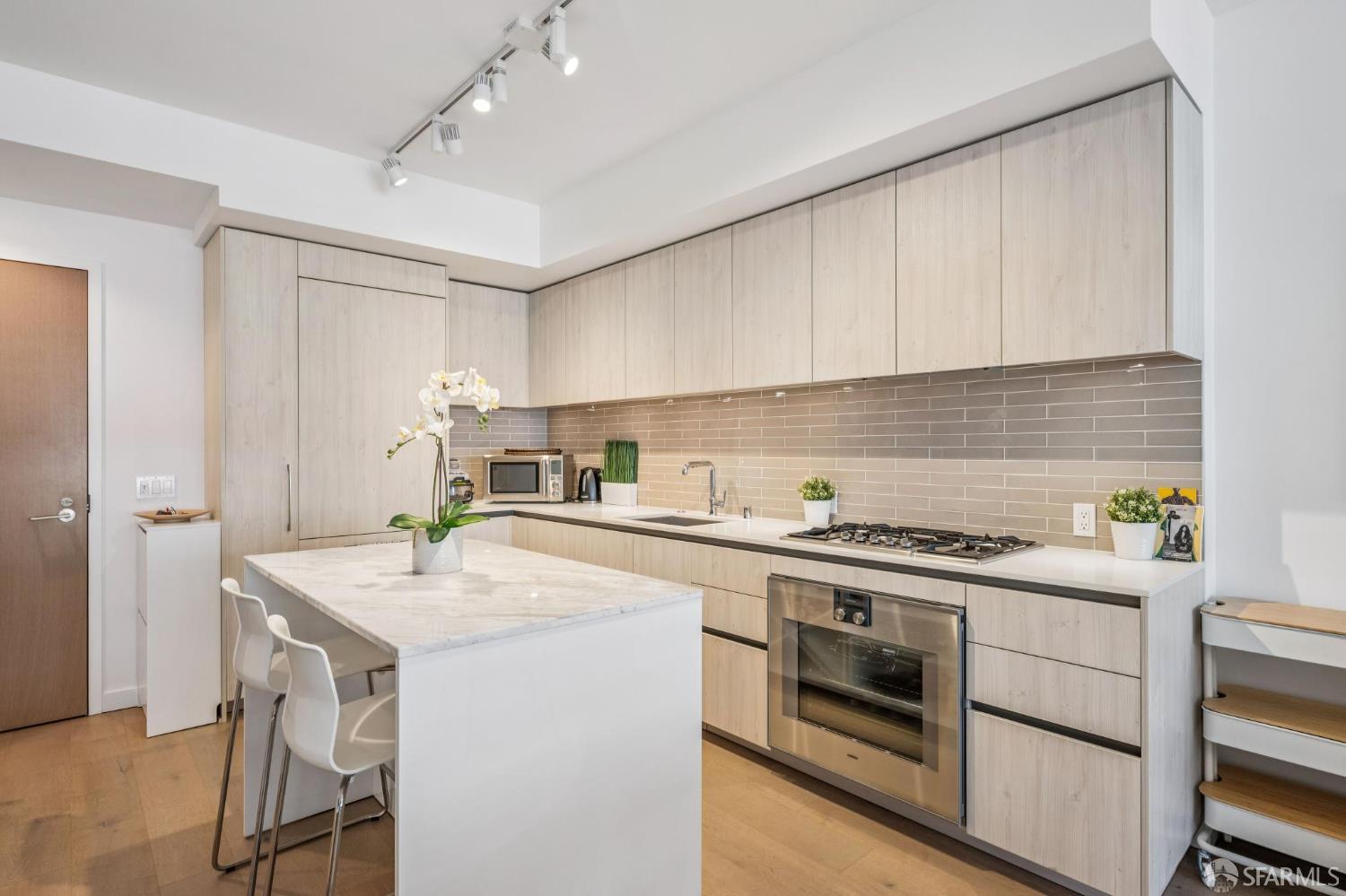 Photo #5: 426120051 Listing: Photo #5