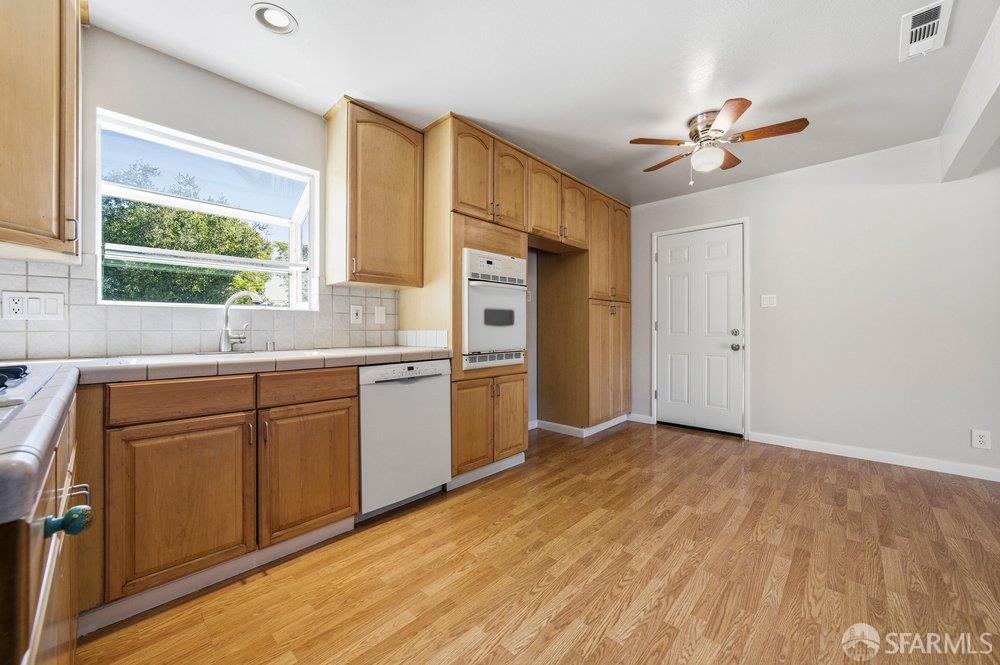 Detail Gallery Image 14 of 48 For 5167 Amelia Dr, San Jose,  CA 95118 - 3 Beds | 2 Baths