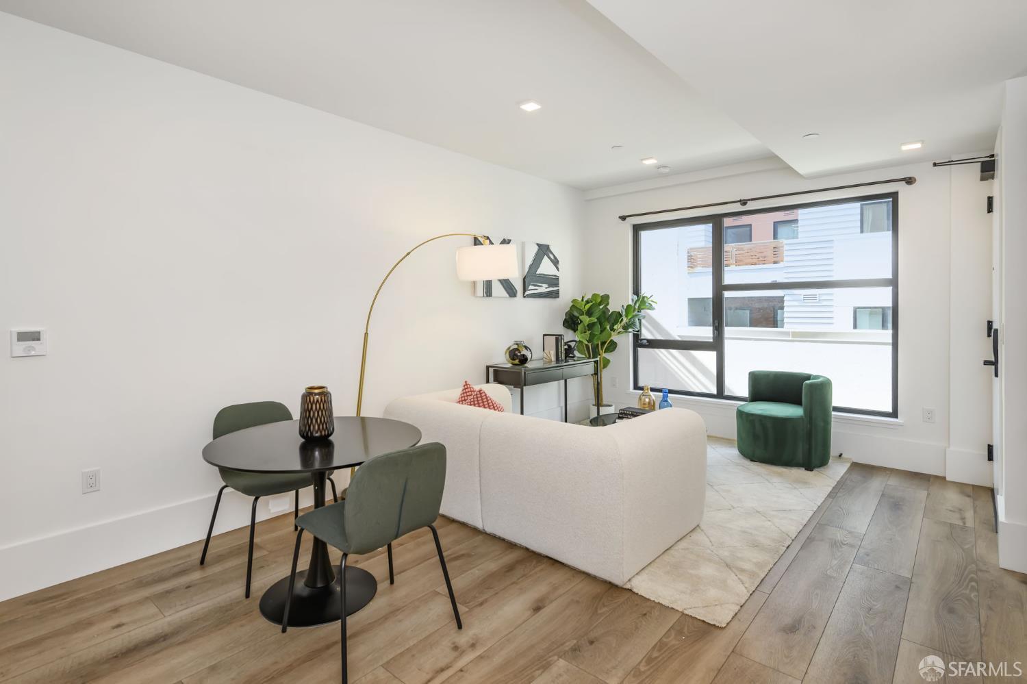 Photo #3: 426109655 Listing: Photo #3