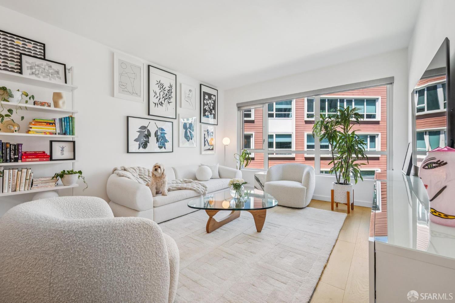 Photo #2: 426120051 Listing: Photo #2