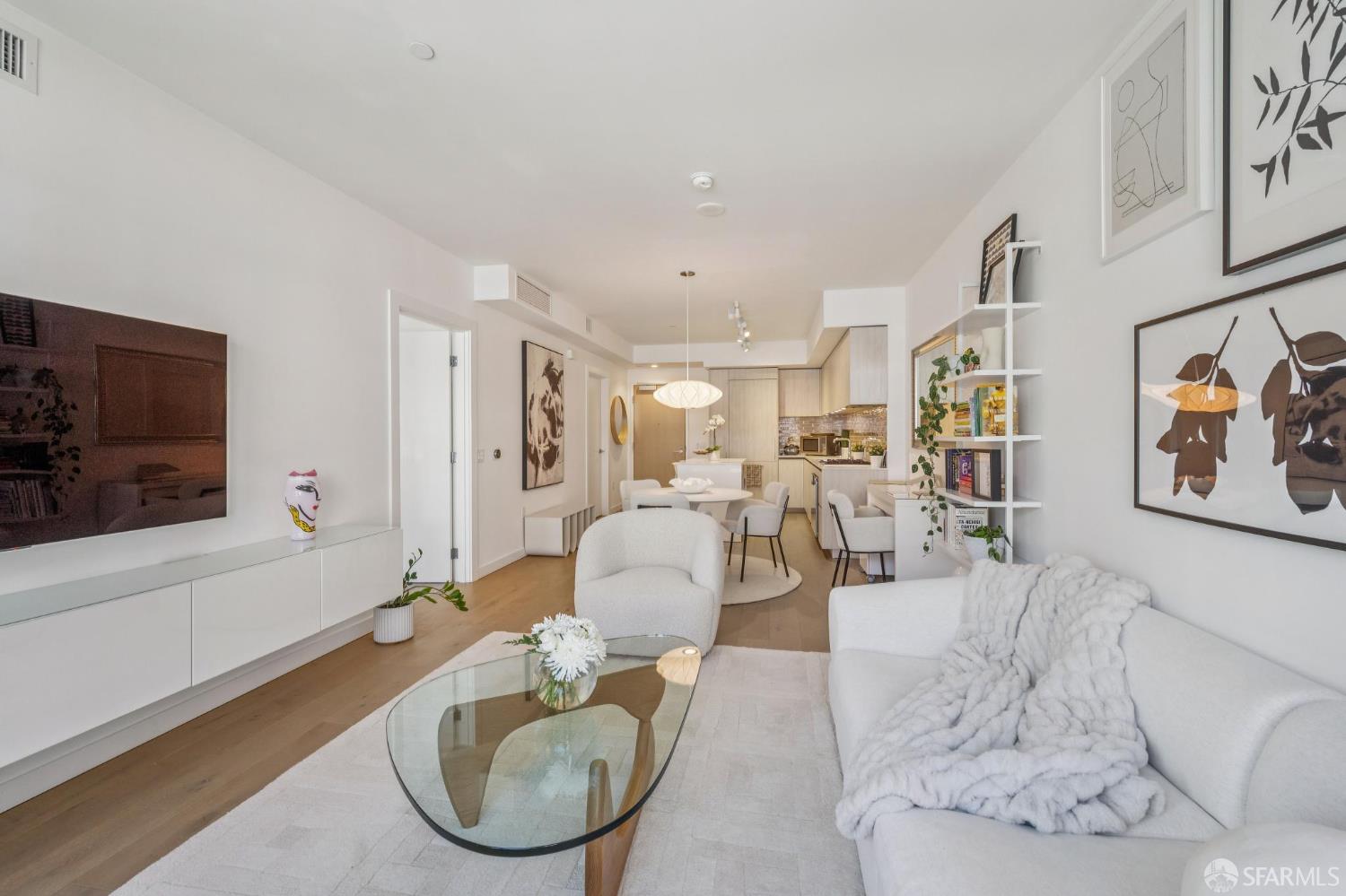 Photo #7: 426120051 Listing: Photo #7