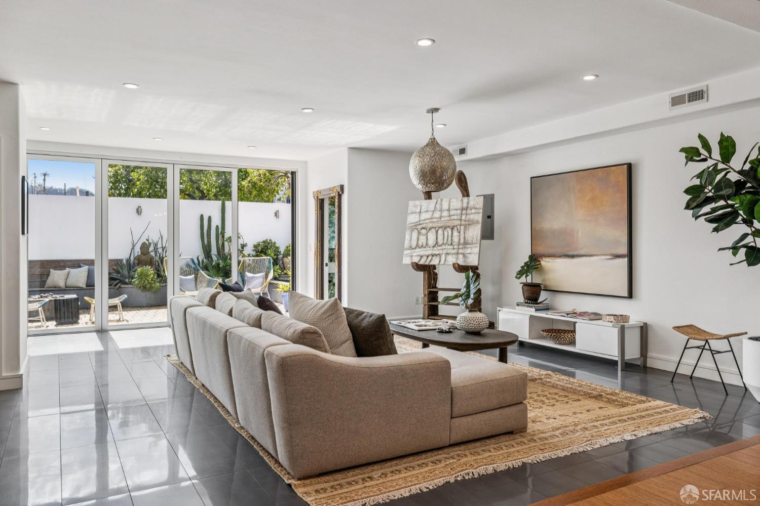 1450 Hawes, San Francisco, CA, 94124