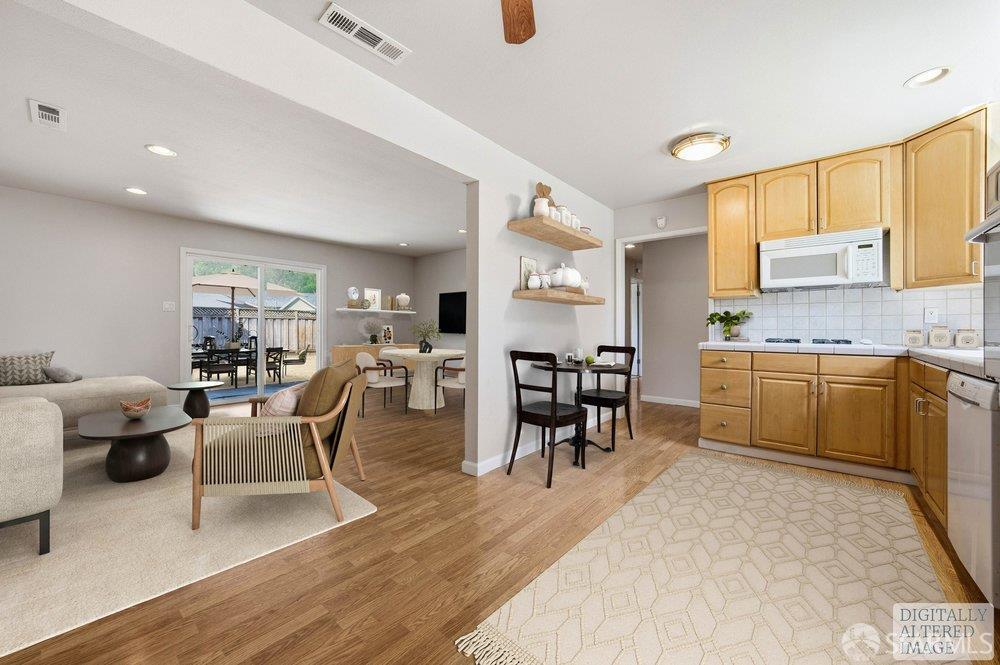 Detail Gallery Image 11 of 48 For 5167 Amelia Dr, San Jose,  CA 95118 - 3 Beds | 2 Baths