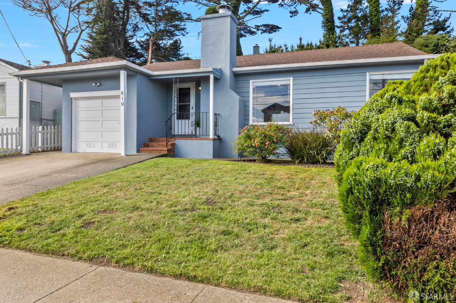 Detail Gallery Image 2 of 26 For 819 Thornhill Dr, Daly City,  CA 94015 - 3 Beds | 1/1 Baths