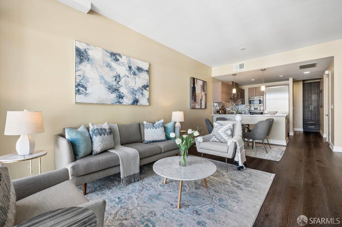 Photo #2: 426105815 Listing: Photo #2