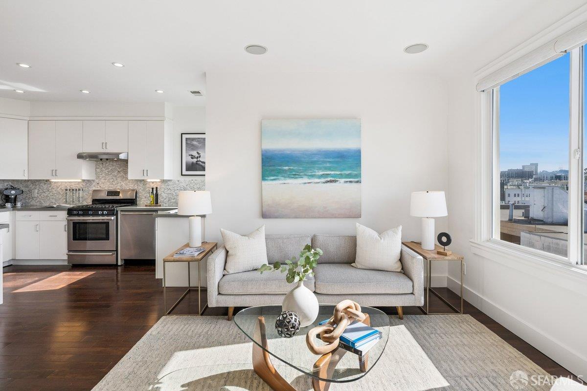 Photo #7: 426108884 Listing: Photo #7