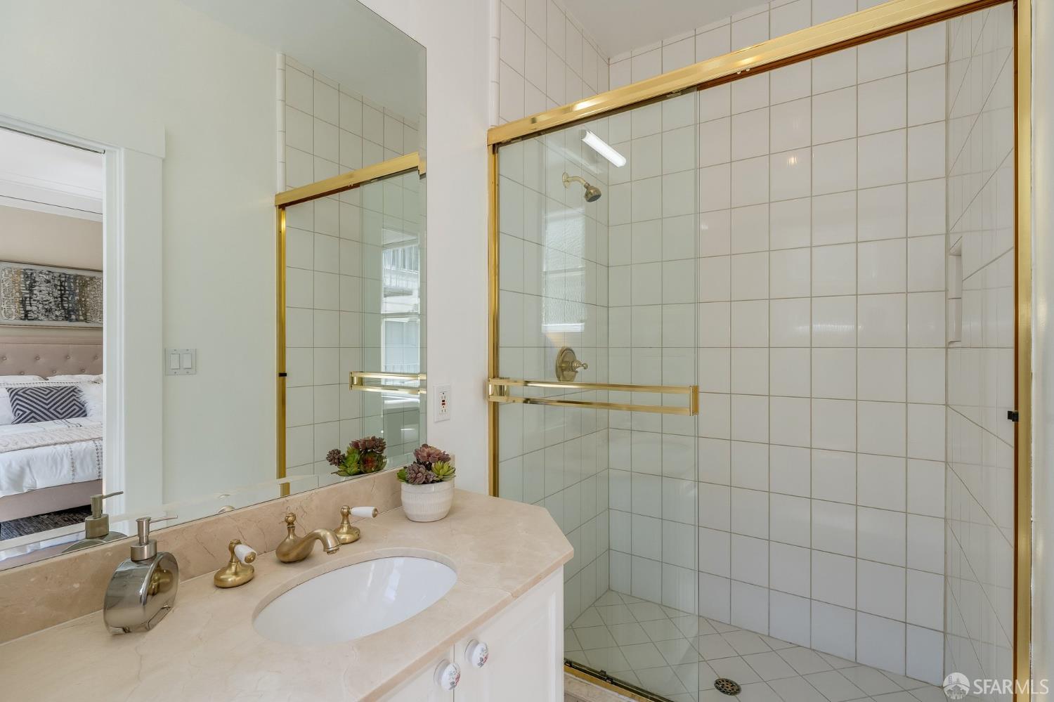 Photo #22: 426120506 Listing: Photo #22