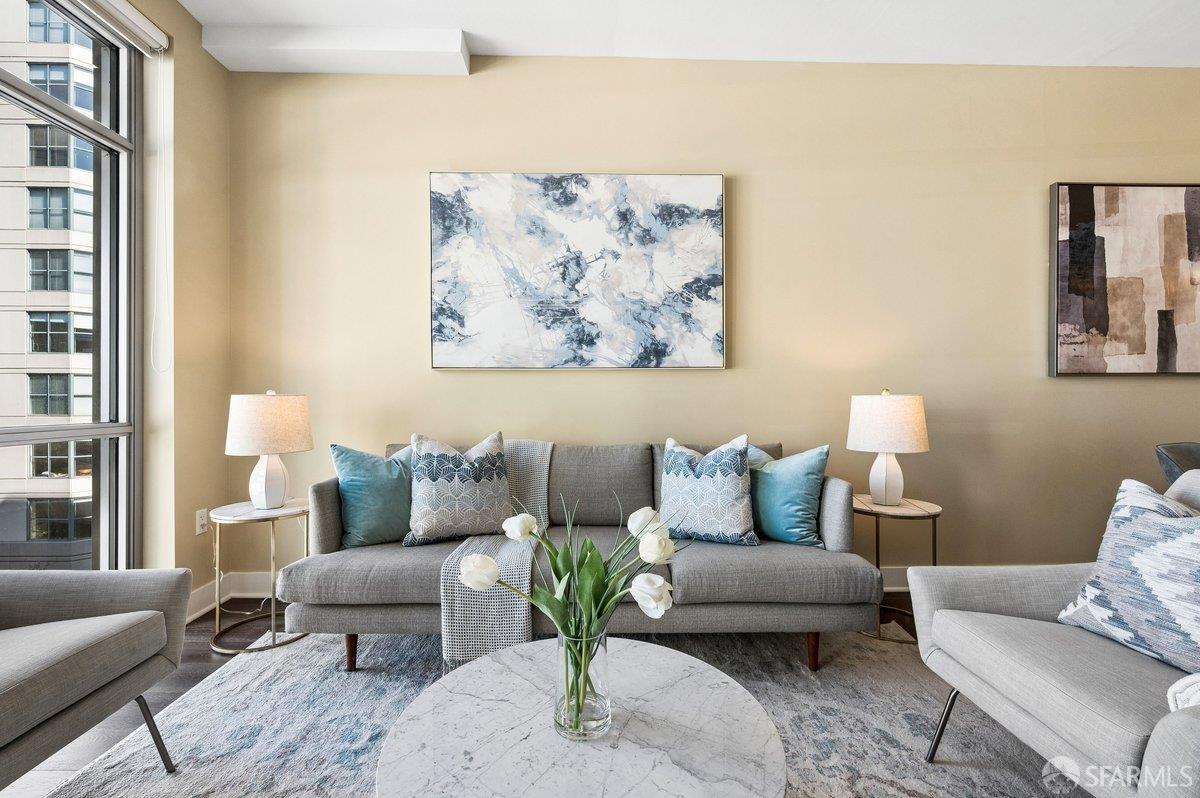 Photo #3: 426105815 Listing: Photo #3