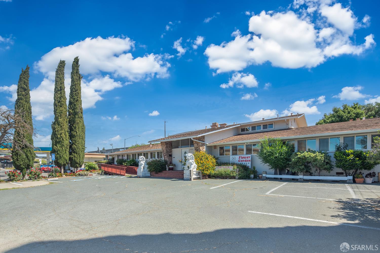 Detail Gallery Image 3 of 43 For 2820 Broadmoor Ave, Concord,  CA 94520 - – Beds | – Baths